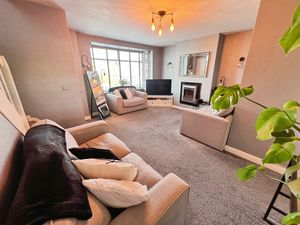 Lounge- click for photo gallery